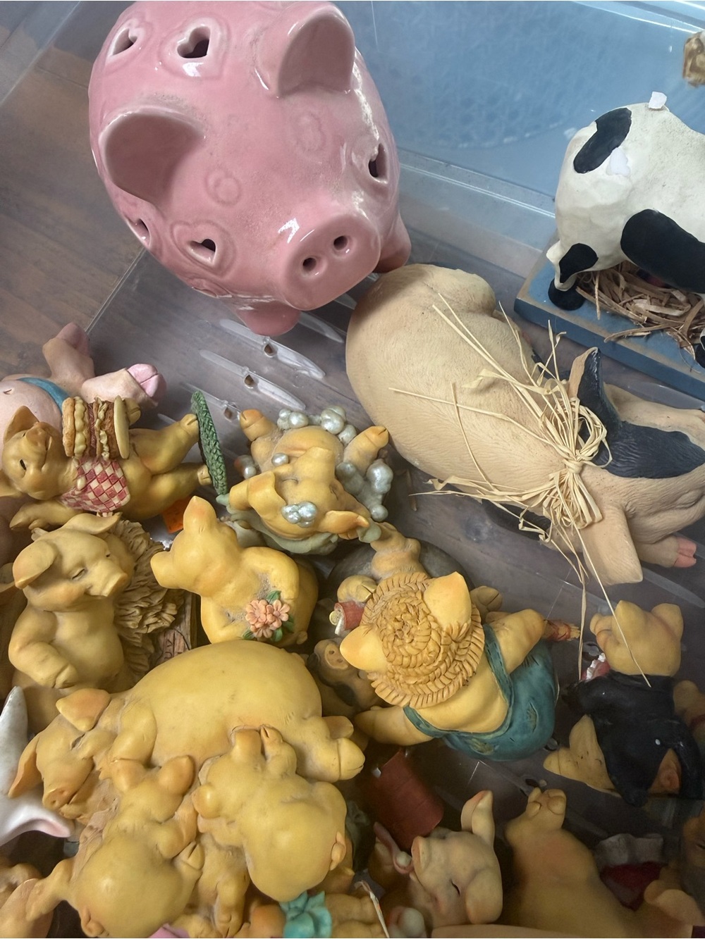 Pigsville Assorted Pig Figurine Collection - Picture 5 of 5